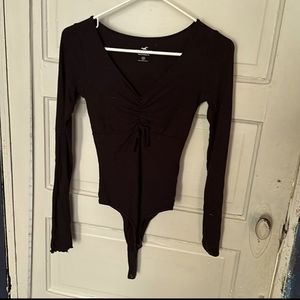 Black Hollister bodysuit great condition